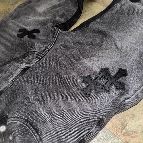 Gallery Debt. Cross Pattern Jeans - Picture 3 of 7